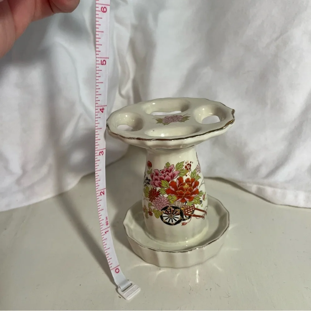 Japanese toothbrush holder